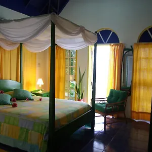 Hotel Evergreen, Roseau
